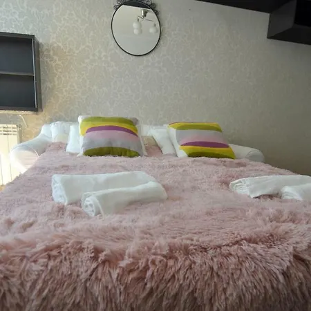 アパート Sloneczny Grzybowska ワルシャワ